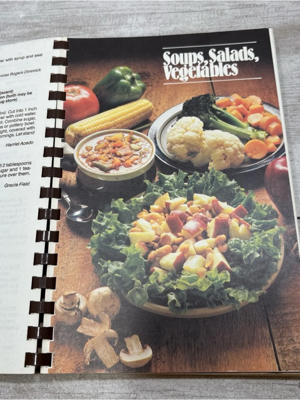 Town and Country Club of Woodland Favorite Recipes Cookbook - Vintage